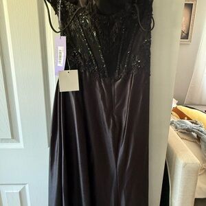 Elegant Black Evening Gown